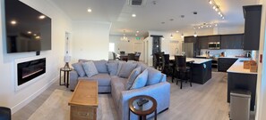 Living area - Rivers Edge Private Residence - Four Luxury Suites With River Views (Fort McMurray)