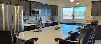 Rivers Edge Private Residence - Four Luxury Suites With River Views