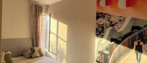 WiFi, bed sheets