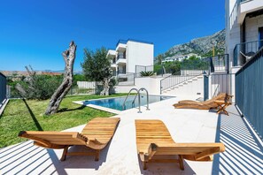 Pool - NEW Villa Lumina/ Pool & Ocean View/ Budva Riviera/ 3-Bedroom for 6 Guests (Rijeka Reževići)