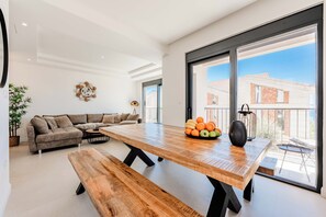 Dining - NEW Villa Lumina/ Pool & Ocean View/ Budva Riviera/ 3-Bedroom for 6 Guests (Rijeka Reževići)