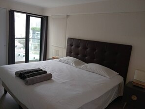 Bed sheets - Modern 2BR in San Isidro Financial District Pool & Gym (San Isidro)