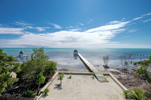 Casa Conch | Spacious 2-Level Ocean Retreat