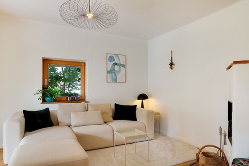 Kaiserblick Lodge Oberaudorf: Mountain View, Private Terrace & Wi-Fi