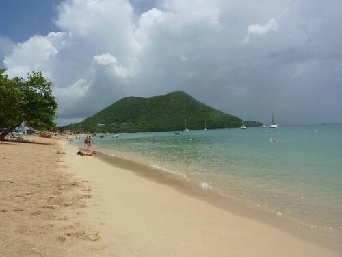 Spacious 2BR Apartment in Cap Estate, Saint Lucia - Walk to Beaches