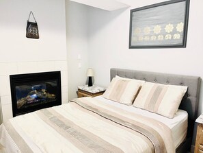 House, 2 Bedrooms, Balcony - Two Brbasement Suite (Calgary)