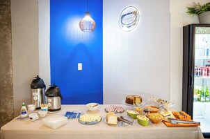 Desayuno buffet todos los días (con cargo)