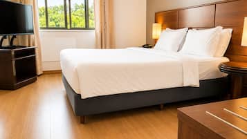 Suite estudio, 1 cama Queen size, cocina | Espacio para trabajar con laptop y wifi gratis