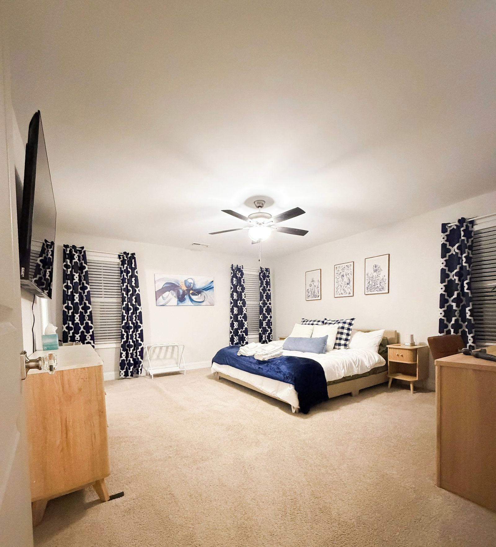 3 bedrooms, iron/ironing board, travel crib, WiFi (free)