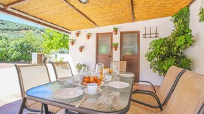Outdoor dining - Casa El Prao Iznájar by Ruralidays (Córdoba)