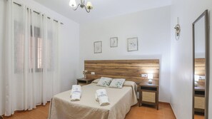 Travel cot, WiFi - Casa El Prao Iznájar by Ruralidays (Córdoba)