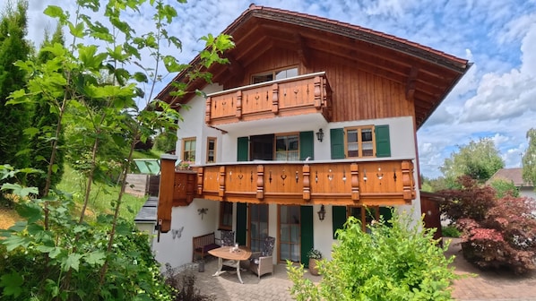 Exterior - Apartment 'Haus Christian Und Hanni' with Mountain View (Bad Kohlgrub)