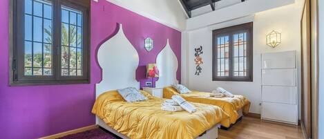 5 bedrooms, WiFi