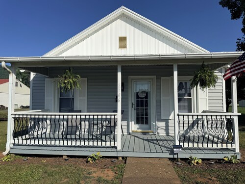 Cozy 1-bedroom house in lovely Buena Vista with central heat and air