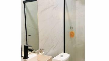 Departamento Confort, vista a la ciudad | Baño