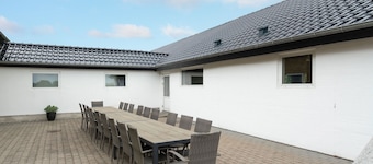 Pool holiday home, handicap friendly
