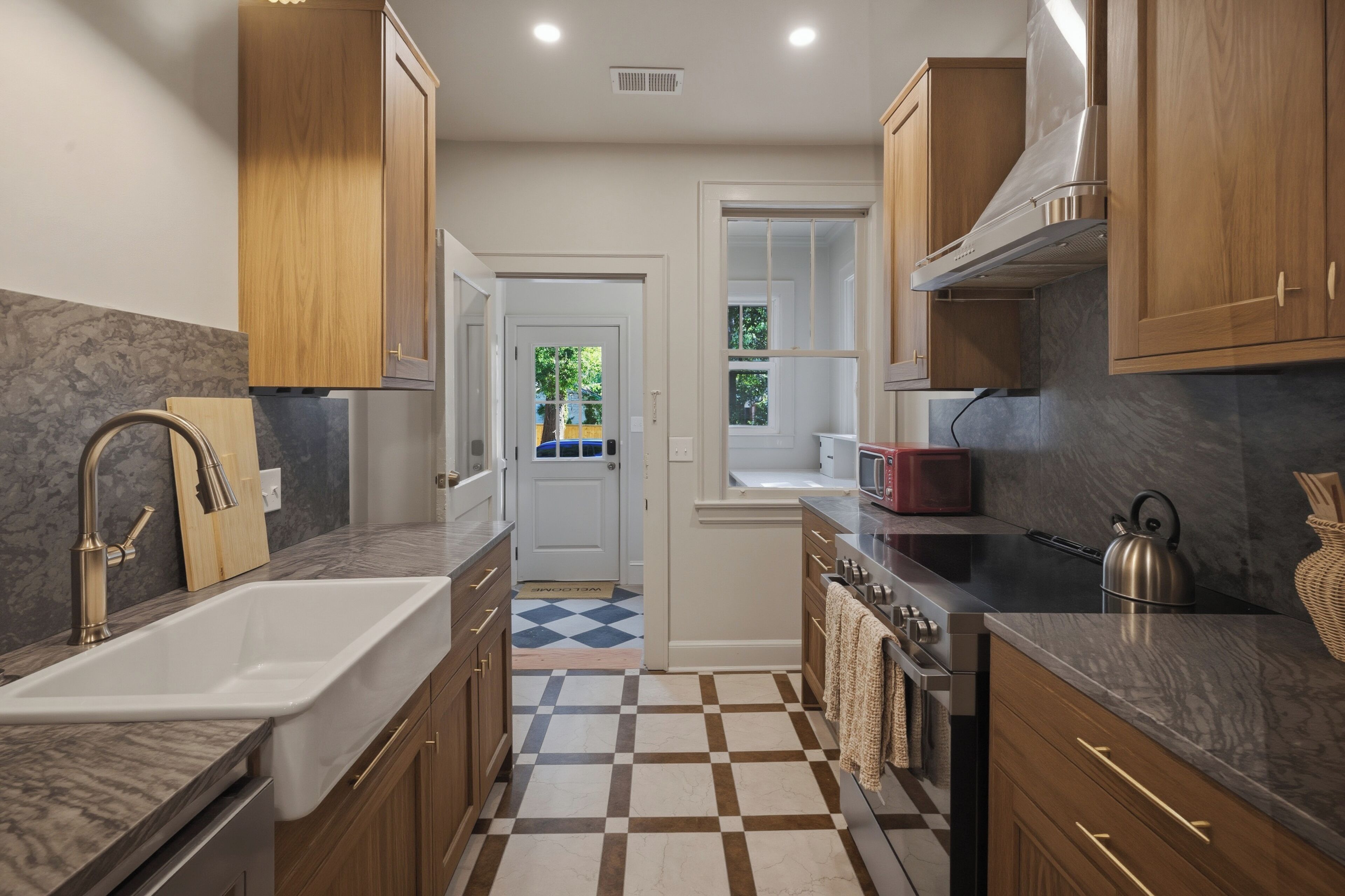 Microwave, oven, stovetop, dishwasher