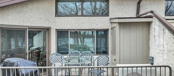 Midlake Retreat Waterfront 3BR Penthouse, Lake Club Included, Pool, Ski & Golf