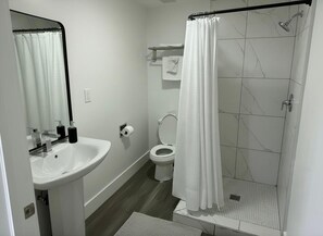 Bathroom - Sun Valley Motel (Phoenix)