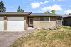Exterior - Freshly Updated Duplex with Fenced Yard | Pet Friendly & Perfect for Families, Close to Everything (Salem)