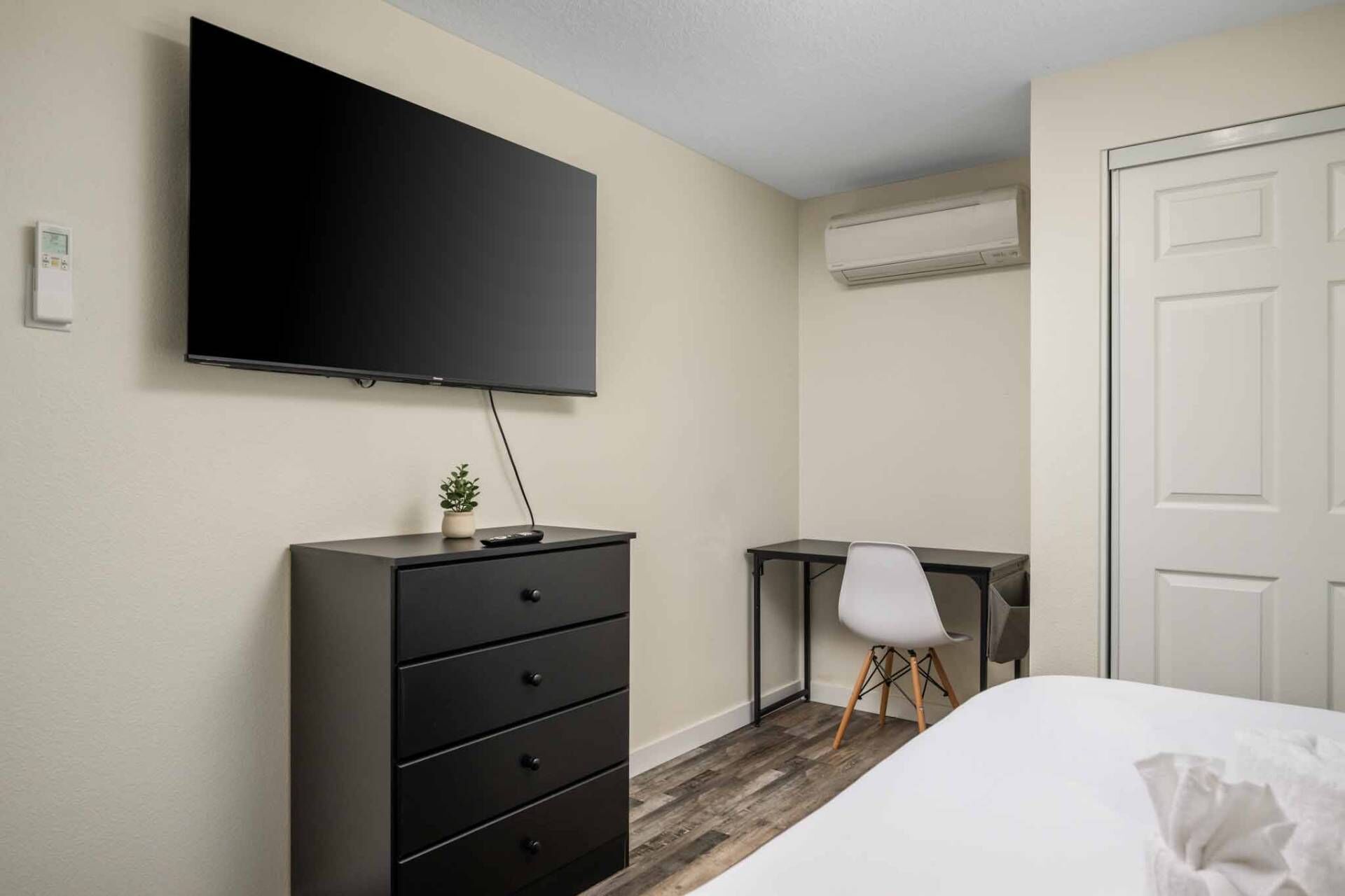 Desk, iron/ironing board, free WiFi, bed sheets