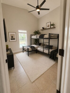 Iron/ironing board, WiFi, bed sheets - Davenport Pool Home 4BR, Games Room, Minutes to Disney Parks (Davenport)