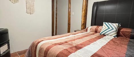 Iron/ironing board, internet, bed sheets
