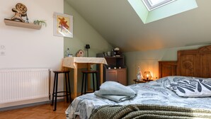 1 bedroom, WiFi, bed sheets