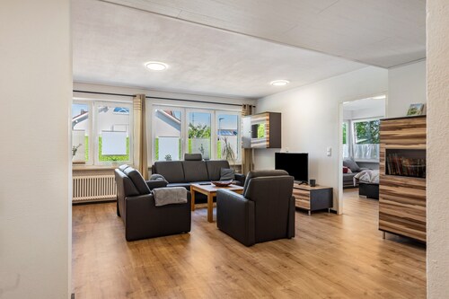 Apartment 'Hoffmanns' with Spacious Living/Dining Area and Convertible Beds