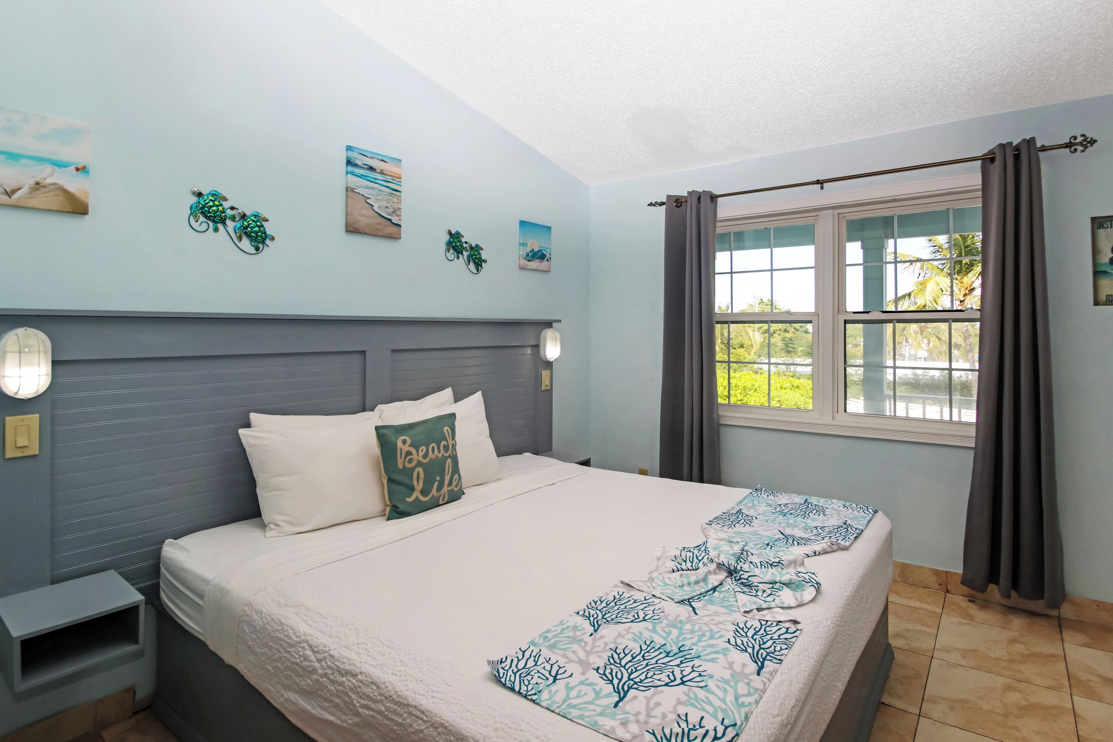 Iron/ironing board, WiFi (free), bed sheets