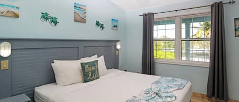 Iron/ironing board, WiFi (free), bed sheets