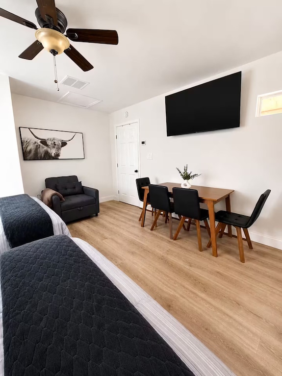 Private Guesthouse Quiet & Cozy - Dallas, TX