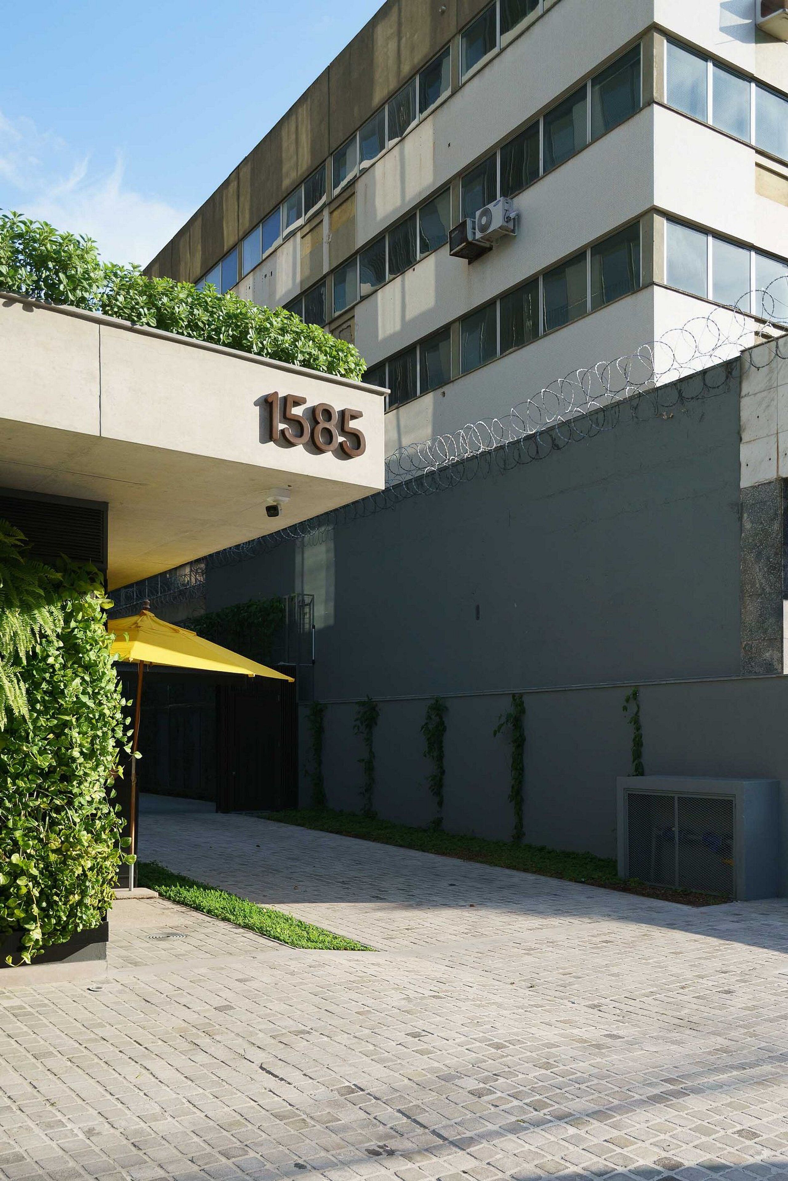 Business Studio | Exterior