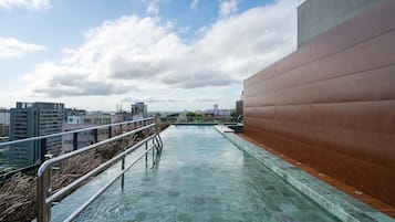 Business Studio | Pool | Outdoor pool