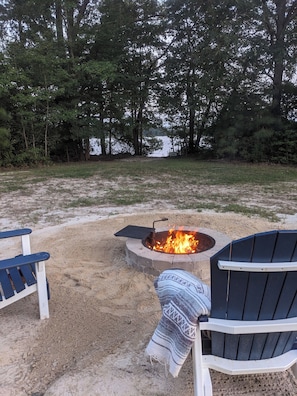 Property grounds - Private modern camper with water access to Lancaster creek/Rappahannock river (Farnham)