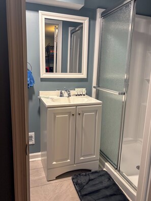 Bathroom - Perfect 2-bedroom apartment in house with private entrance in Hampden Baltimore (Baltimore)