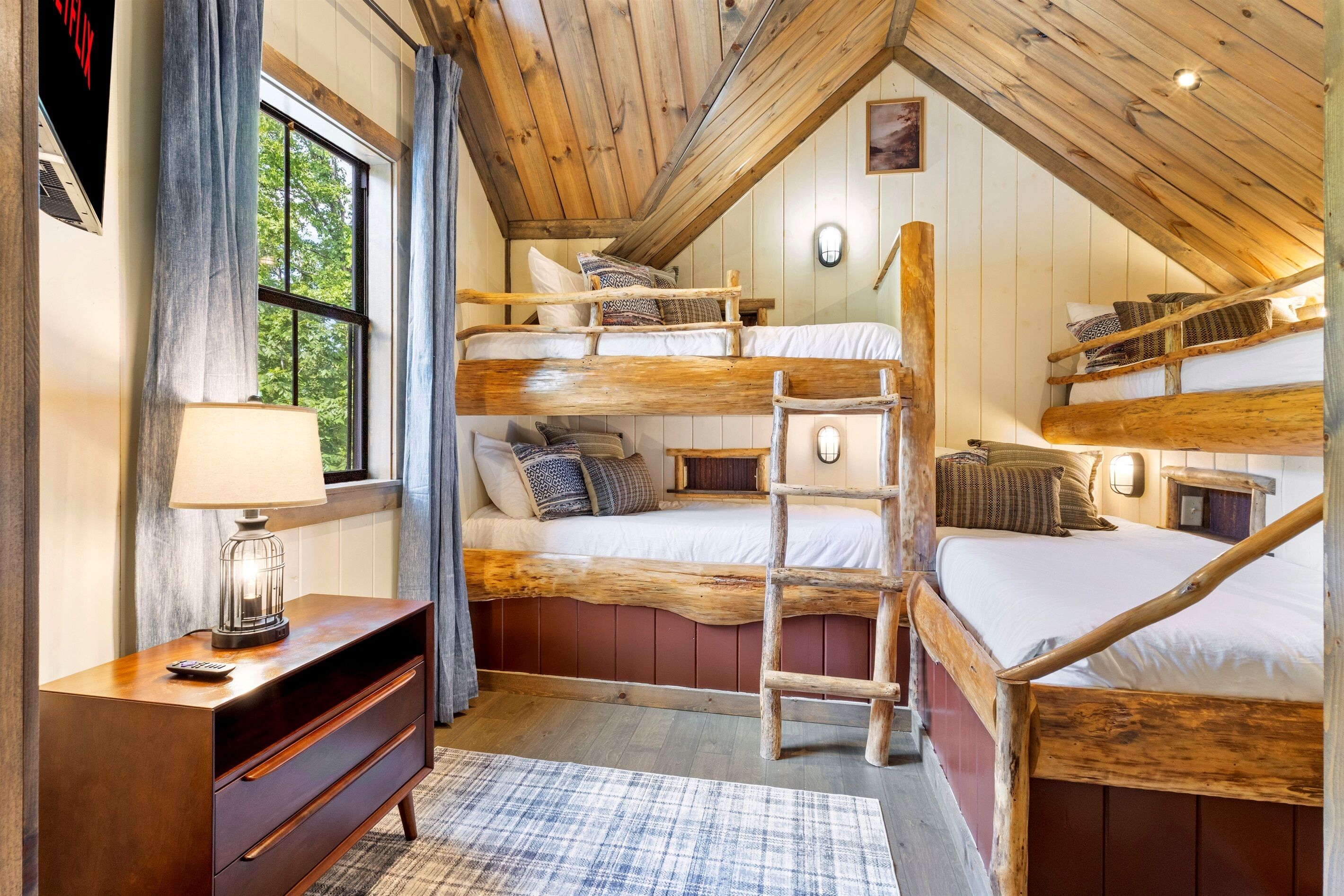 4 chambres, fer et planche à repasser, lit parapluie, Wi-Fi gratuit