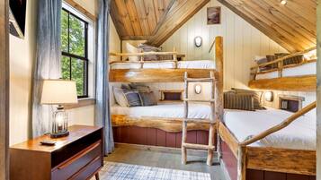 4 chambres, fer et planche à repasser, lit parapluie, Wi-Fi gratuit