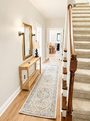 Interior - Coastal getaway in beautiful Foley next to Wolf Creek a Spacious 4-bedroom house (Foley)
