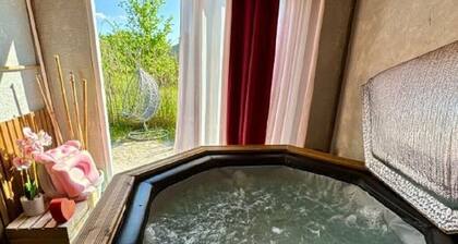 A UNIQUE EXPERIENCE AT THE ZEN CHALET WITH A SPA AND POOL