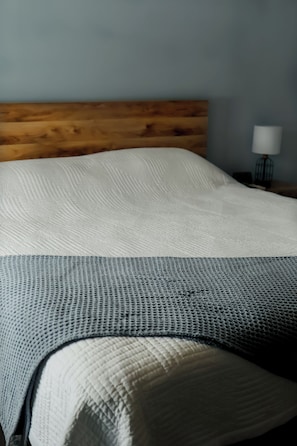 WiFi, bed sheets
