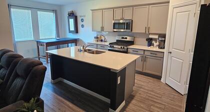 3bedroom house in charming Princeton with cool AC breeze and golf hitting screen