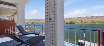 Riverfront Retreat•Private Dock•Game Room•Sleeps12