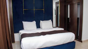 Desk, laptop workspace, free WiFi, bed sheets