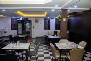 Dining - New Taland Hotel and Apartments (Port Harcourt)