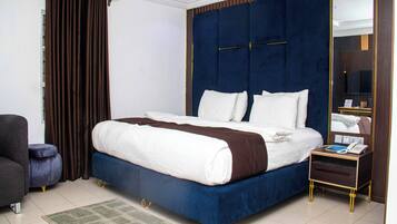 Business Apartment, Balcony, City View | Desk, laptop workspace, free WiFi, bed sheets
