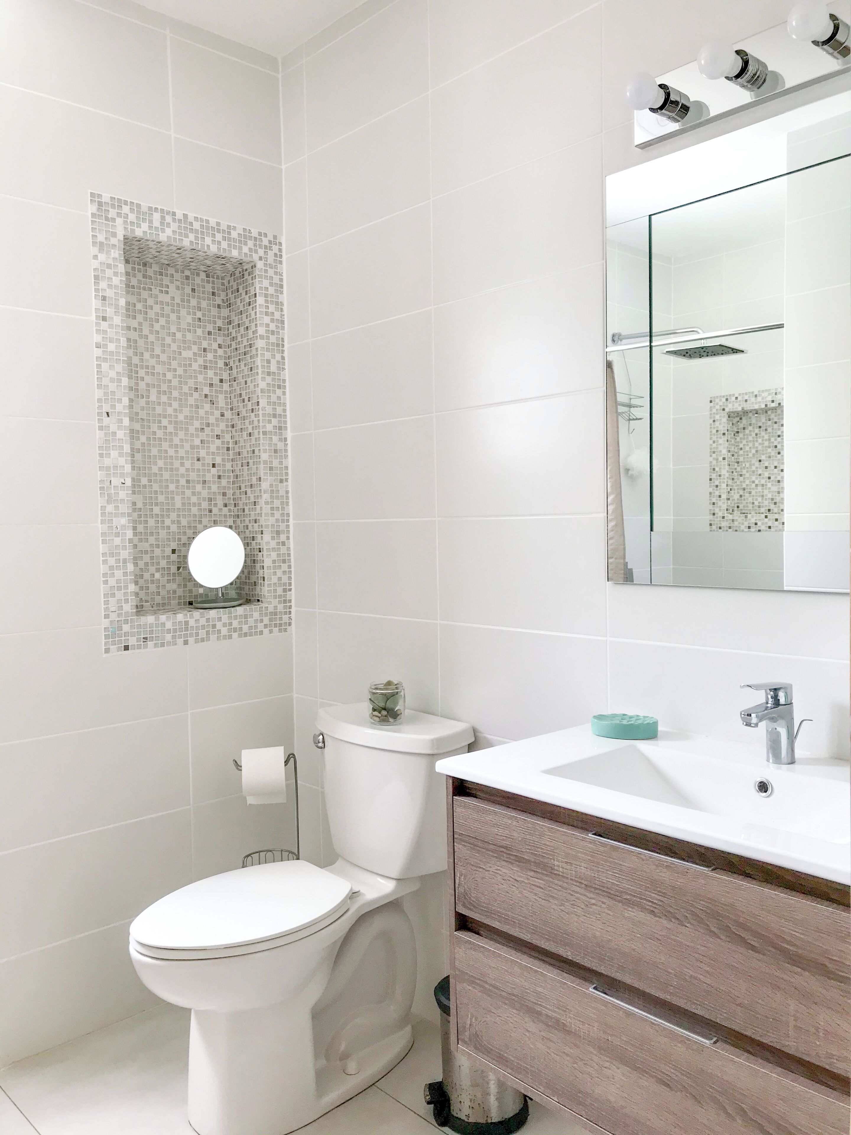 Dusche, Handtücher, Toilettenpapier
