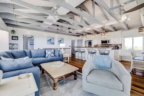 Smart TV - 10 Steps to the Beach-Hot Tub Ocean Views! True Oceanfront Beach House! (Tybee Island)