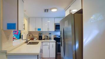 House, Balcony, Courtyard View | Private kitchen | High chair