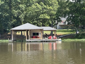 Exterior - FRESHLY RENOVATED!  Premium Waterfront 5BDR/3.5BA w/ Boat House, Kayaks, more! (Littleton)